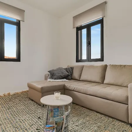 Apartment Ferienwohnung Fuer 4 Personen Ca 80 Qm In Funchal, Madeira Und Umgebung *