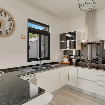 Apartment Ferienwohnung Fuer 4 Personen Ca 80 Qm In Funchal, Madeira Und Umgebung Funchal (Madeira)